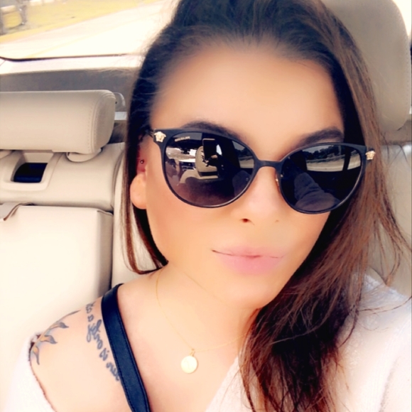 Meet your Posher, Brianna - Picture 1 of 1